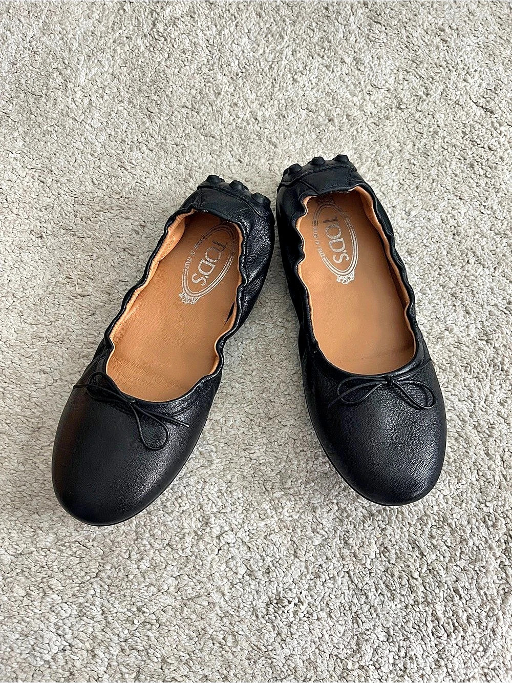 Tod's Women’s Gommino Bow-Detailed Leather Ballerina Flats Black EU 38 - Picture 2 of 14